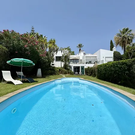 Villa Browns With Pool By Homing