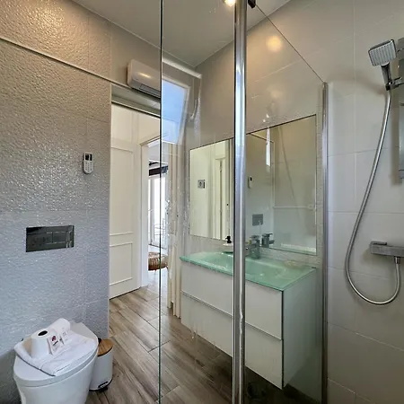 Browns With Pool By Homing Villa